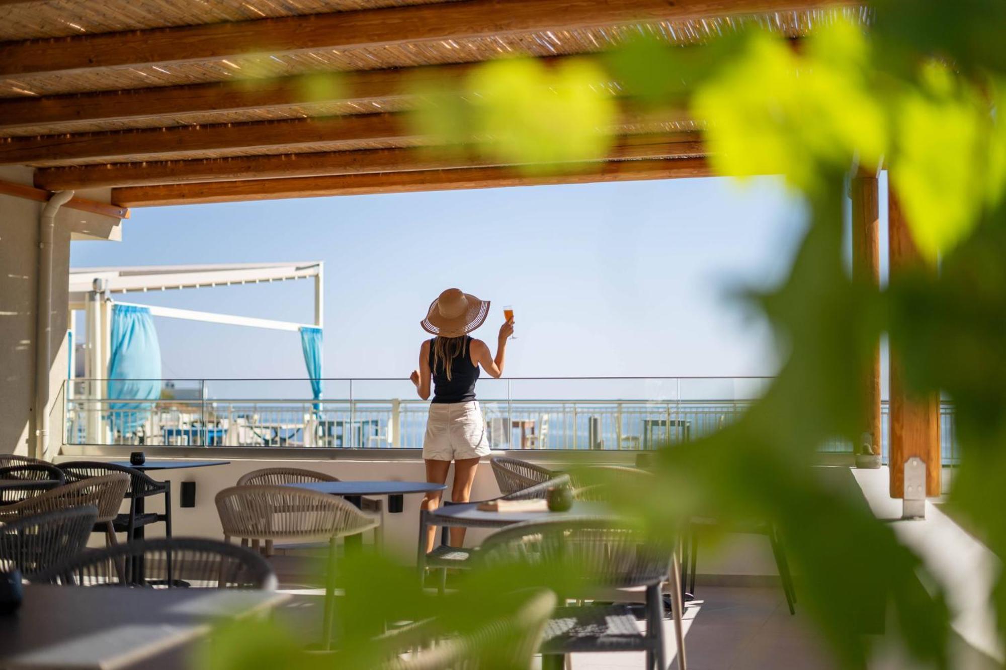 Zoe Hotel